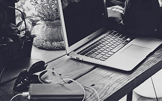 蒂亚戈回归首日，国脚悉数归队！一起围观巴萨的训练集锦