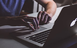 蒂亚戈回归首日，国脚悉数归队！一起围观巴萨的训练集锦