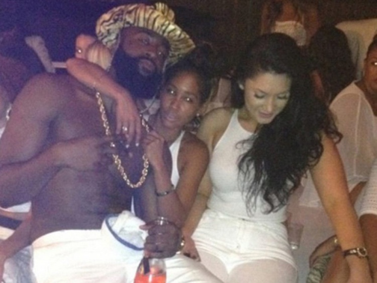 mk体育APP-老鹰致敬夜店？米勒：我从未在那撒过币 店里可能挂着哈登的球衣