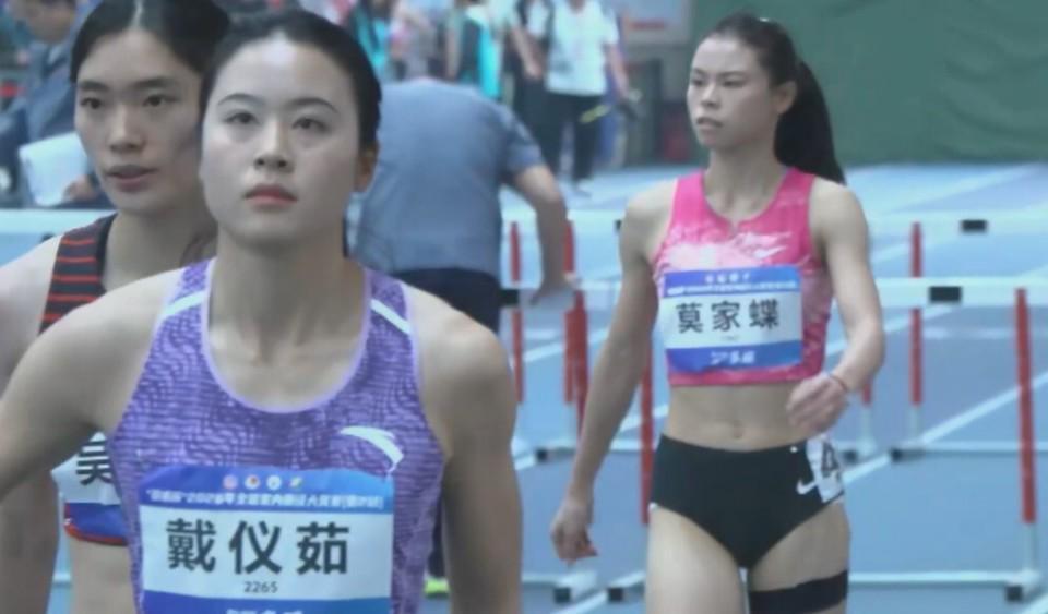 mk体育下载-吴艳妮决赛退赛！400米栏名将莫家蝶8秒21跨项夺60米栏冠军