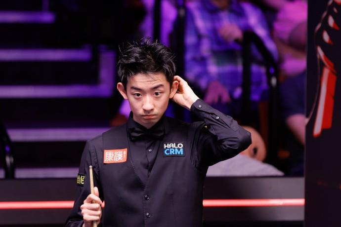 mk体育下载-斯诺克世锦赛：吴宜泽13-11塞尔比晋级8强，等待特鲁姆普和瓦菲的胜者